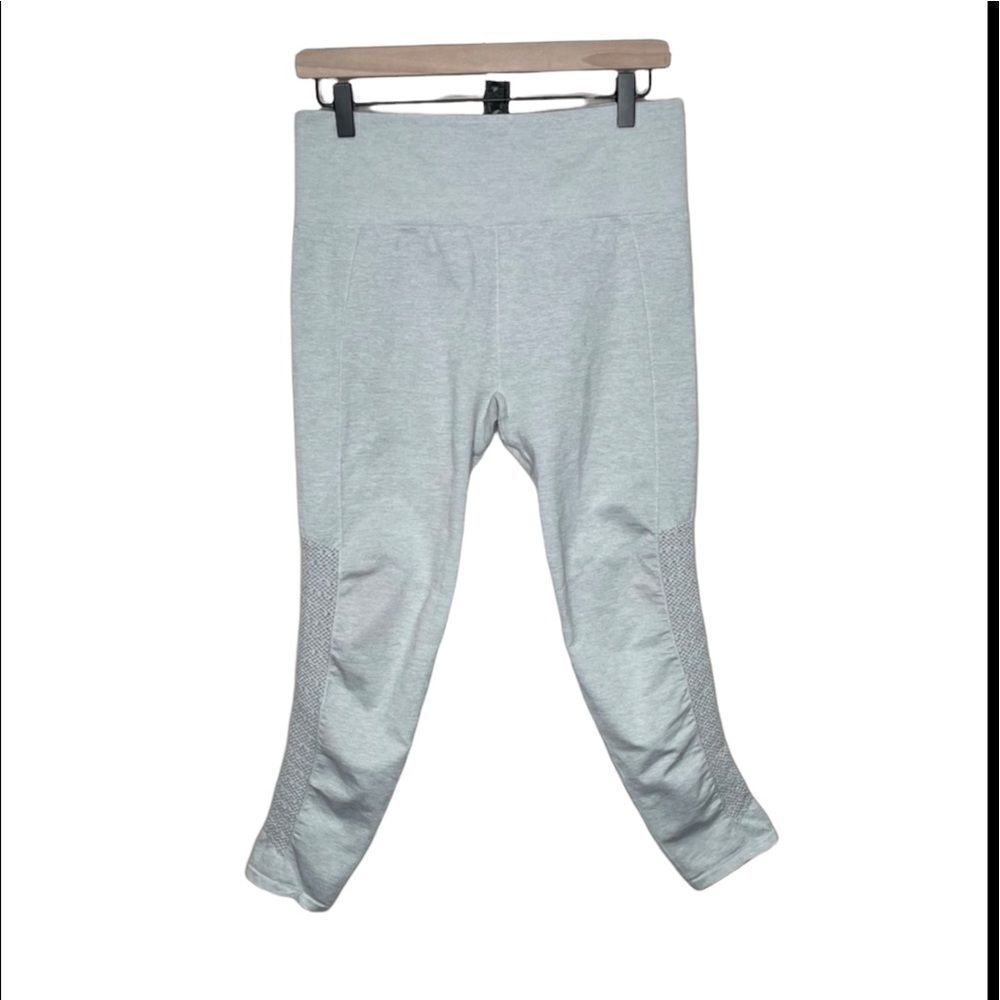 Fabletics Light Grey Seamless Vented Detail Leggings Crops